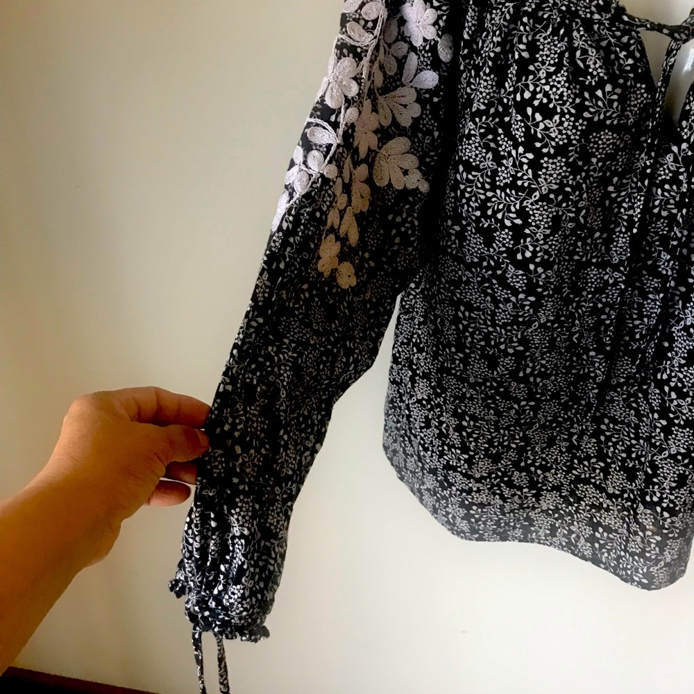 Lucky brand white and black blouse
